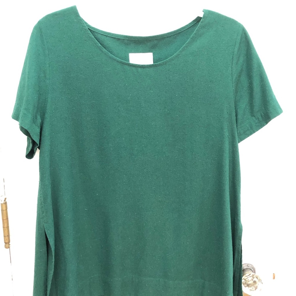 Jamie + The Jones Spilt Tee in Emerald